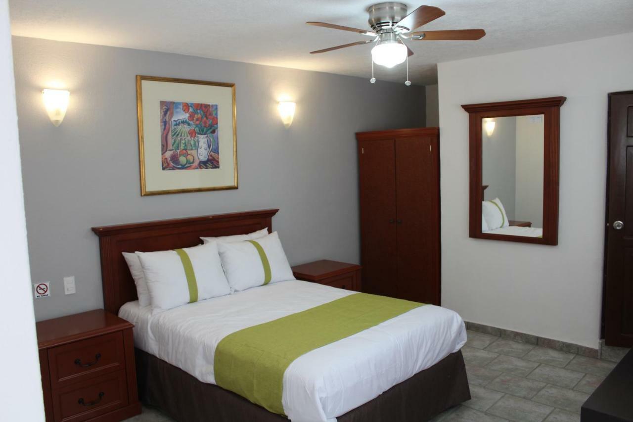 Suites Bajio Leon Bagian luar foto